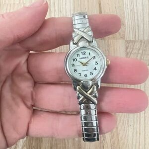 Watch-it ladies silver tone bracelet watch NEW BATTERY